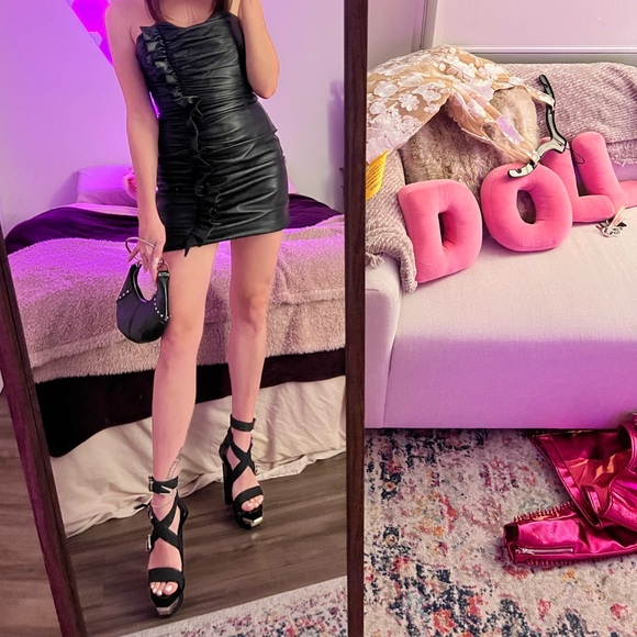 Meet your Posher, Aurora - Picture 1 of 1